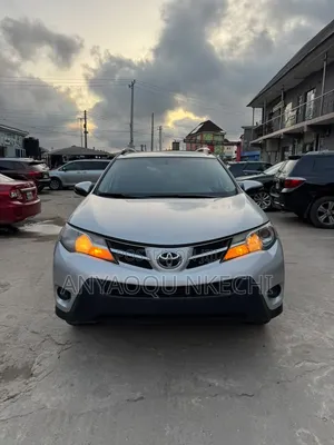Toyota RAV4 LE 4dr SUV AWD (2.5L 4cyl 6A) 2015 Silver