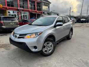 Toyota RAV4 LE 4dr SUV AWD (2.5L 4cyl 6A) 2015 Silver