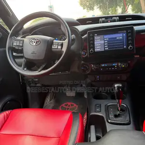 Toyota Hilux 2024 Black