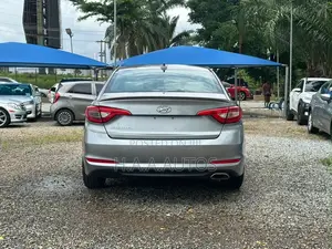 Hyundai Sonata SE 4dr Sedan (2.4L 4cyl 6A) 2015 Silver