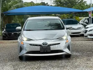 Toyota Prius Plug-In Hybrid 2016 Silver