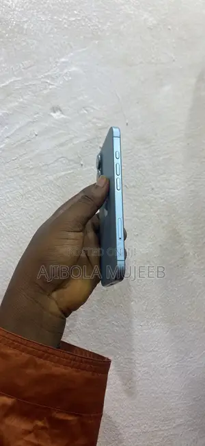 Apple iPhone 16 128 GB Green