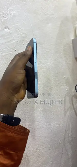 Apple iPhone 16 128 GB Green