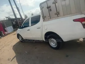 Mitsubishi L200 2013 White