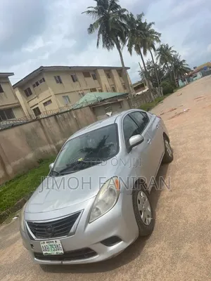 Nissan Versa 1.6 SV 2013 Gray
