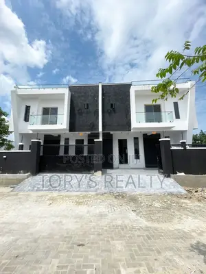 4bdrm Duplex in Oke Ira / Ajah for sale