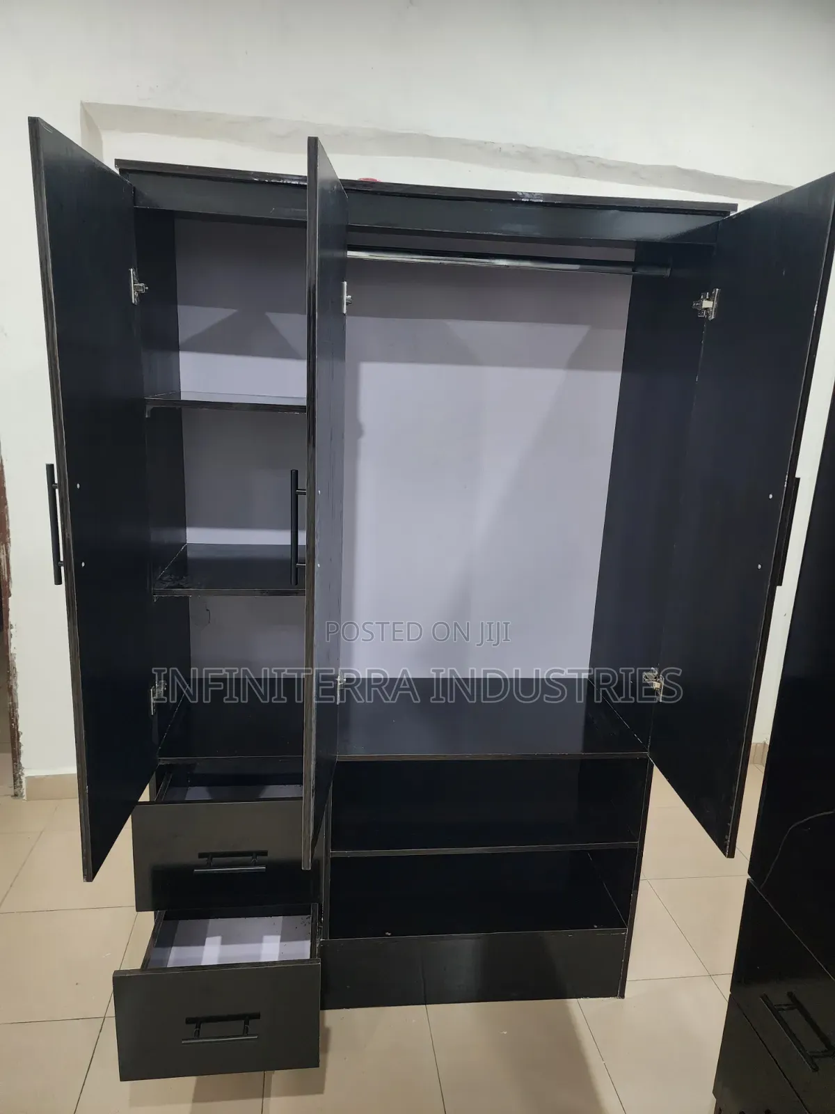 Glossy Wardrobe