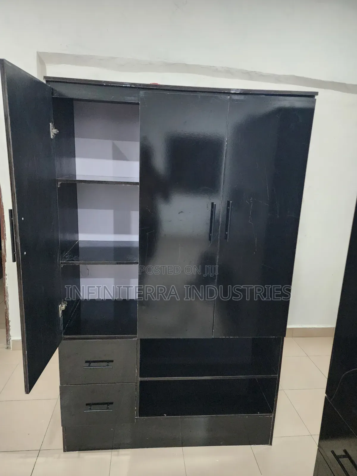 Glossy Wardrobe