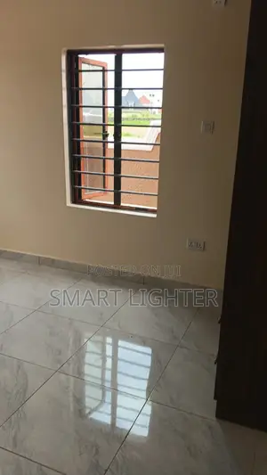 3bdrm Block of Flats in Apo Resettlement for sale