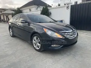 Hyundai Sonata Limited 2.0T Sedan (2.0L 4cyl 6A) 2013 Blue