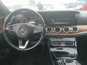 Mercedes-Benz E300 4Matic AWD Sedan (2.0L 4cyl 9A) 2017 Gray
