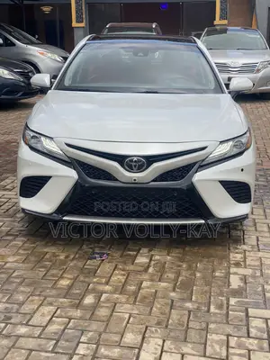 Toyota Camry XSE V6 (3.5L V6 8A) 2019 White