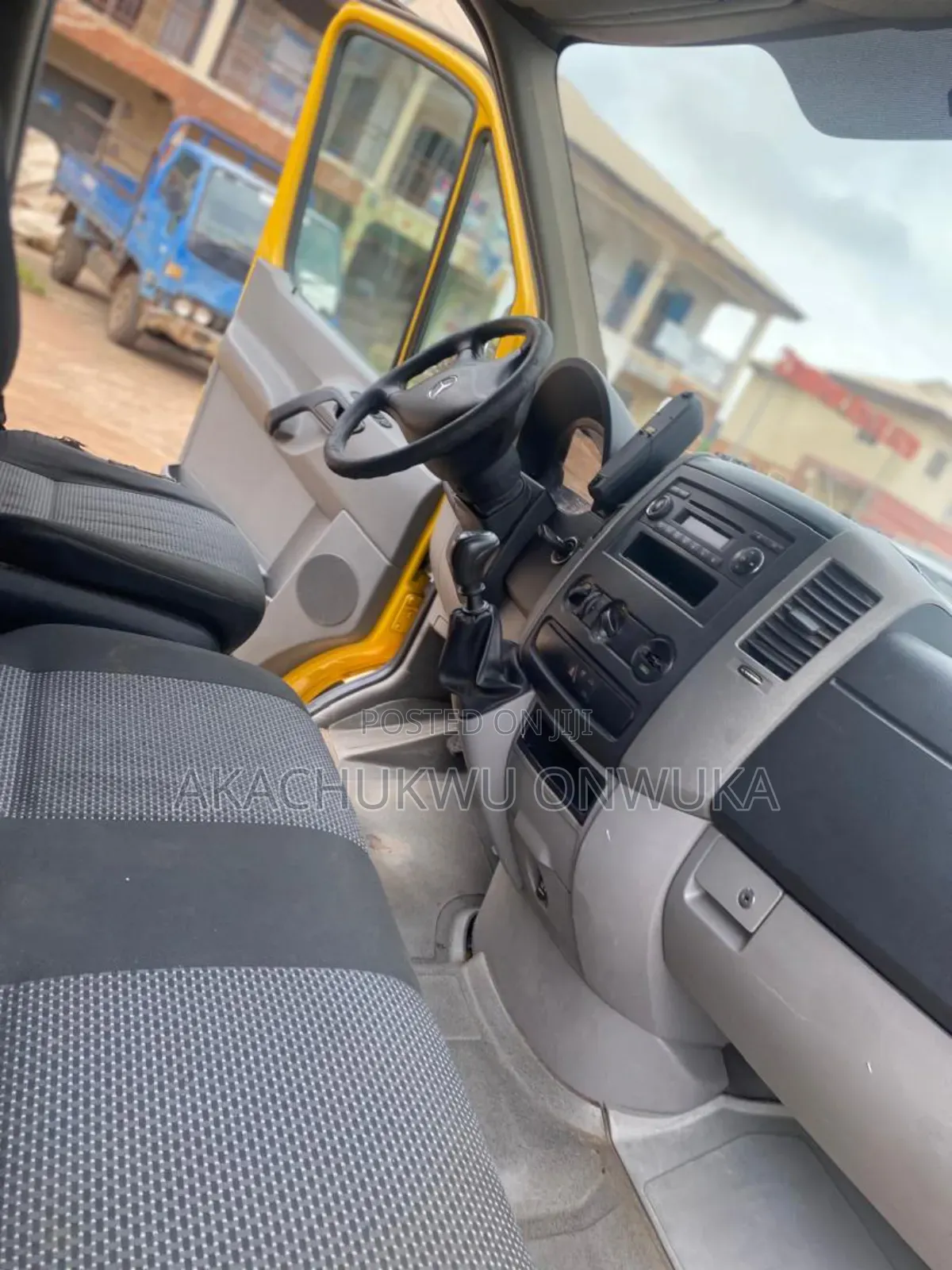 Mercedes-Benz Sprinter 2014 Yellow