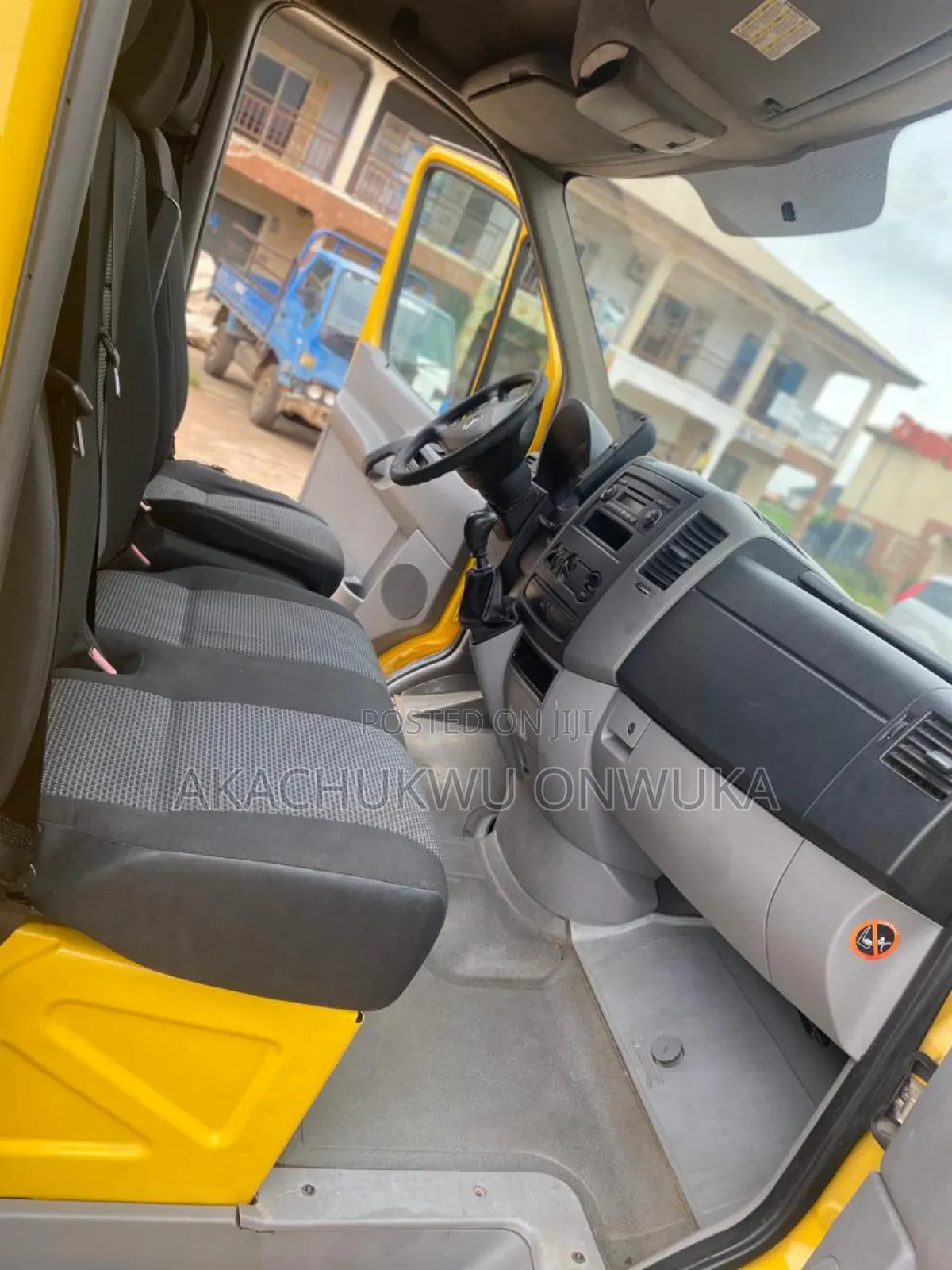 Mercedes-Benz Sprinter 2014 Yellow