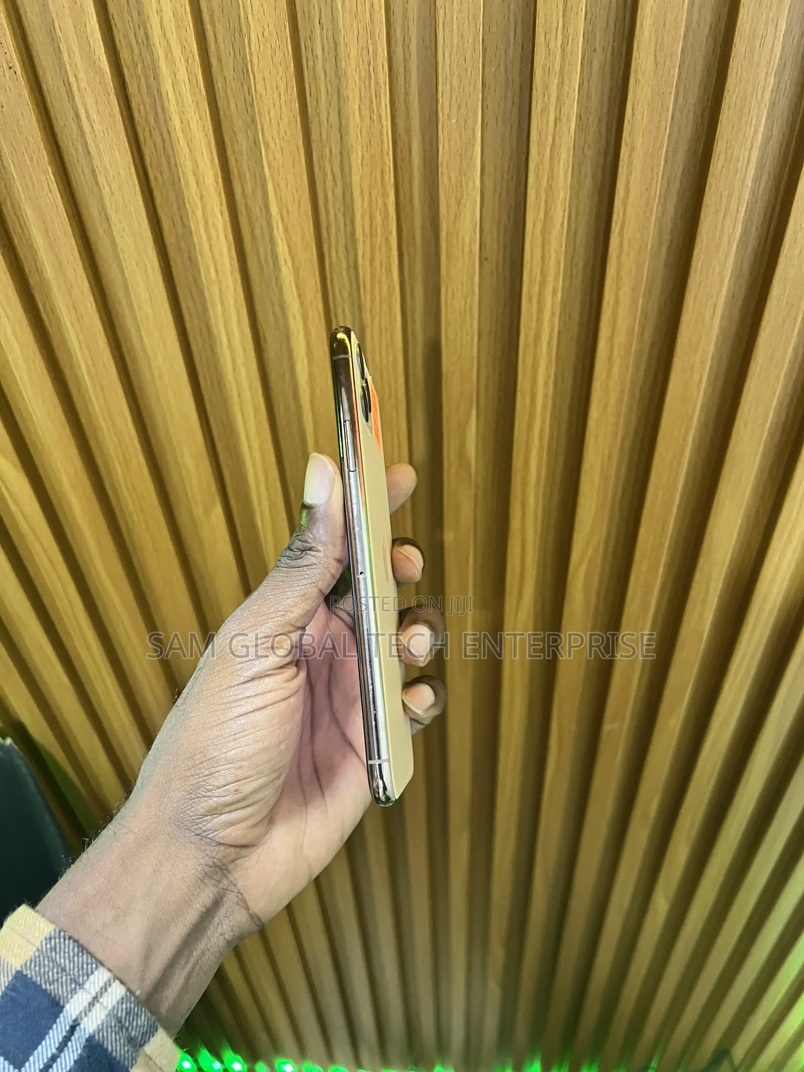 Apple iPhone 11 Pro Max 64 GB Gold