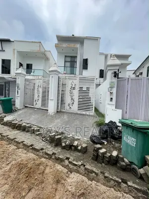 4bdrm Duplex in Lekki Phase 2 for sale