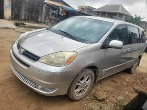Toyota Sienna LE AWD 2005 Silver