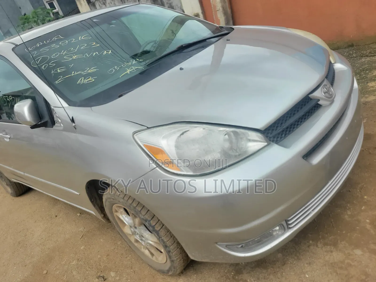 Toyota Sienna LE AWD 2005 Silver
