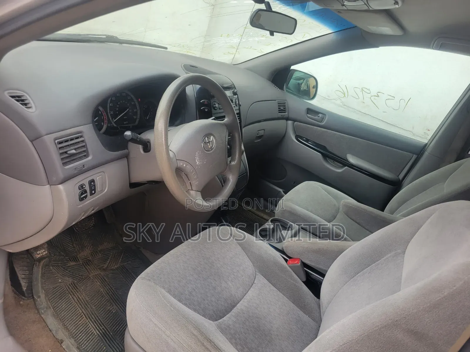 Toyota Sienna LE AWD 2005 Silver