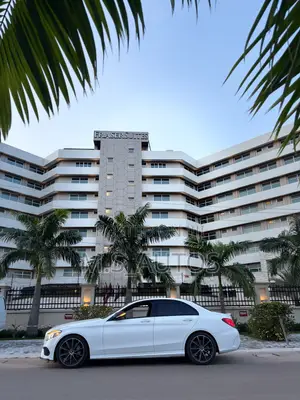 Mercedes-Benz C300 Sport Sedan RWD (2.0L 4cyl 7A) 2017 White