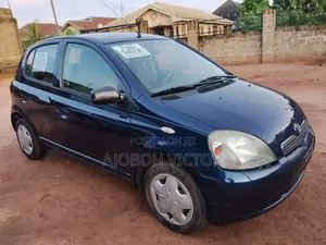 Toyota Yaris 2004 Black