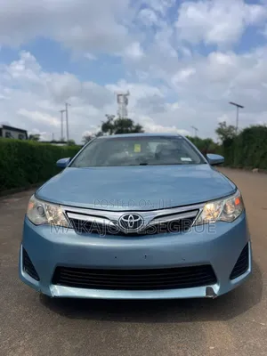 Toyota Camry LE 4dr Sedan (2.5L 4cyl 6A) 2013 Blue