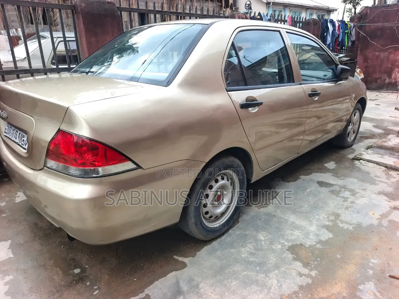 Mitsubishi Lancer 2004 Gold