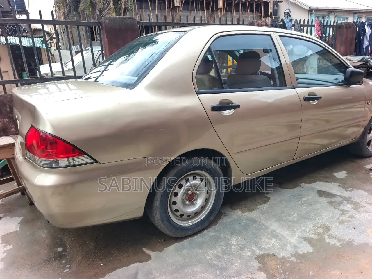 Mitsubishi Lancer 2004 Gold