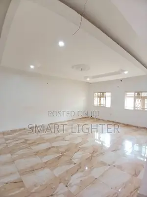 3bdrm Block of Flats in Apo Resettlement for rent