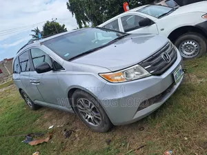 Honda Odyssey 2012 Silver