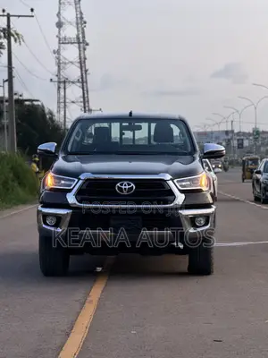 New Toyota Hilux 2025 Black