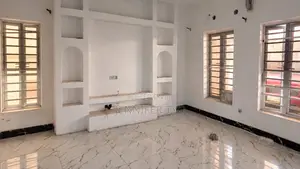 1bdrm Apartment in Chevron for rent