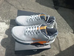 New Balance Tennis, Badminton and Squash Shoe
