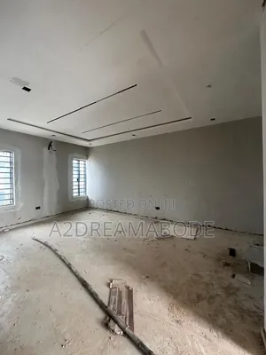 4bdrm Duplex in Millennium, Millenuim/UPS for sale