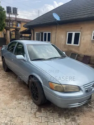 Toyota Camry XLE 4dr Sedan (2.2L 4cyl 4A) 2000 Blue