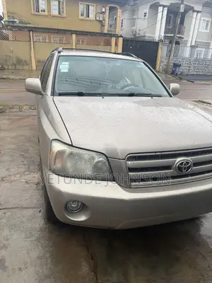 Toyota Highlander 2005 Gold
