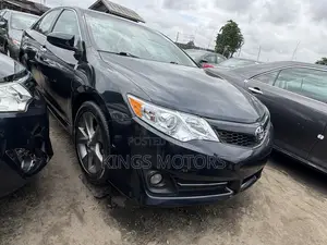 Toyota Camry SE V6 4dr Sedan (3.5L 6cyl 6A) 2013 Black