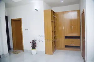 1bdrm Apartment in Chevron for rent