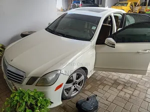 Mercedes-Benz E350 Base 2dr Cabriolet (3.5L 6cyl 7A) 2011 White