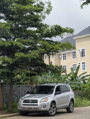 Toyota RAV4 2010 Silver