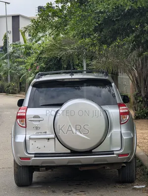 Toyota RAV4 2010 Silver
