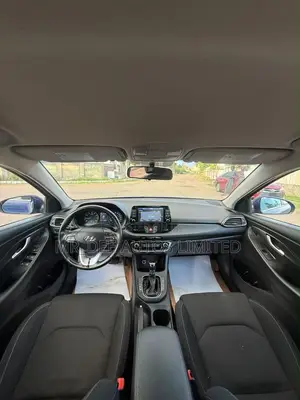 Hyundai Elantra 2019 Blue