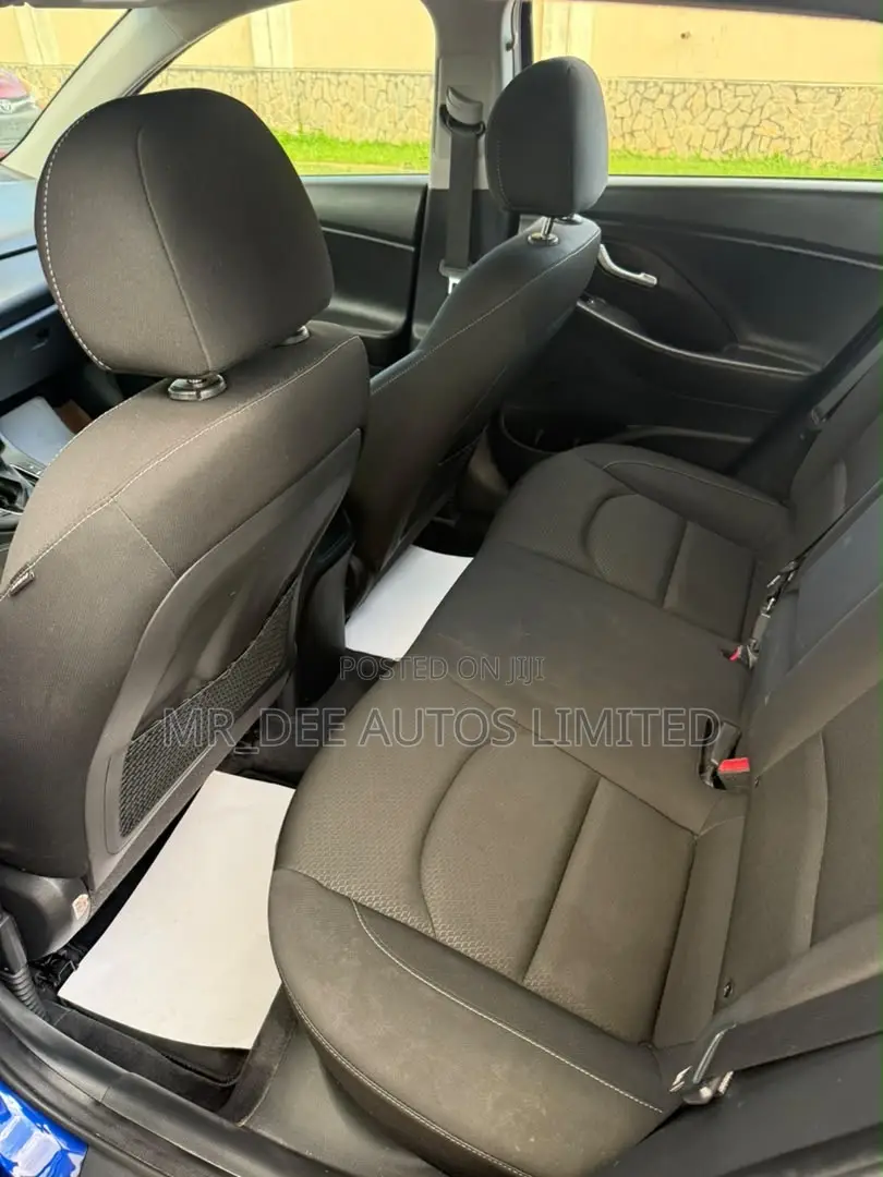 Hyundai Elantra 2019 Blue