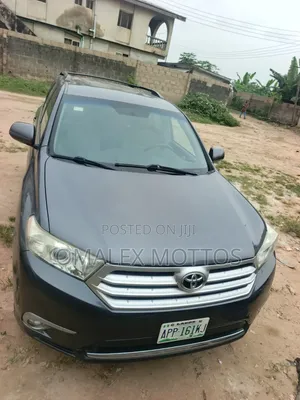 Toyota Highlander 3.5L 4WD 2013 Gray