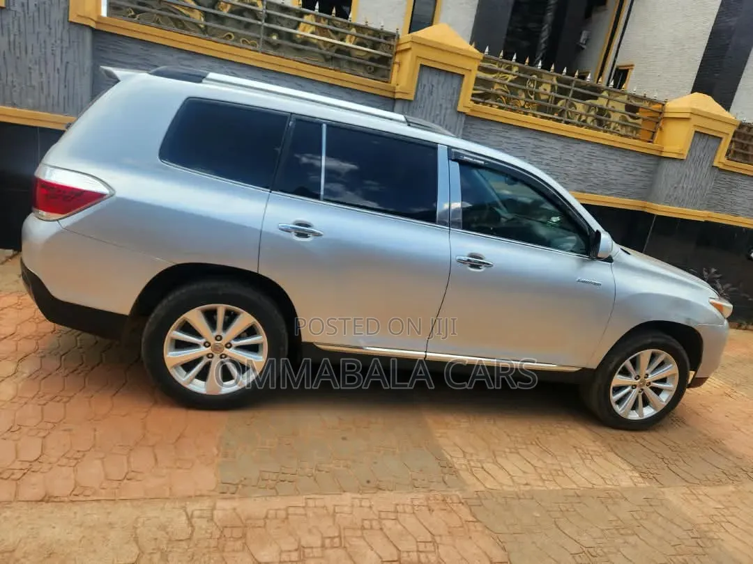 Toyota Highlander 2012 Silver