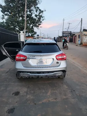 Mercedes-Benz GLA 250 2018 Silver
