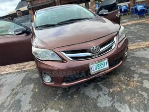 Toyota Corolla 2010 Brown