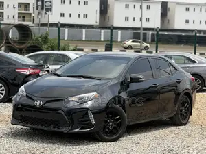 Toyota Corolla SE (1.8L 4cyl 6M) 2018 Black