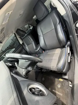 Toyota Corolla SE (1.8L 4cyl 6M) 2018 Black