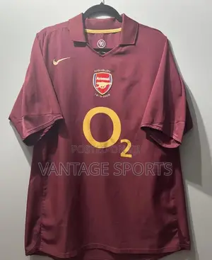 Arsenal 2005/06 Retro Jersey